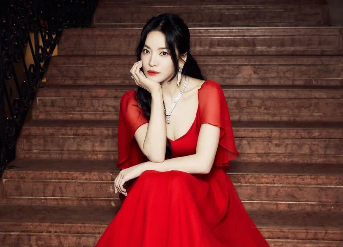 Song Hye Kyo mắc bệnh ngôi sao tại Trung Quốc, fan thẳng tay tẩy chay vì? - Hình 1