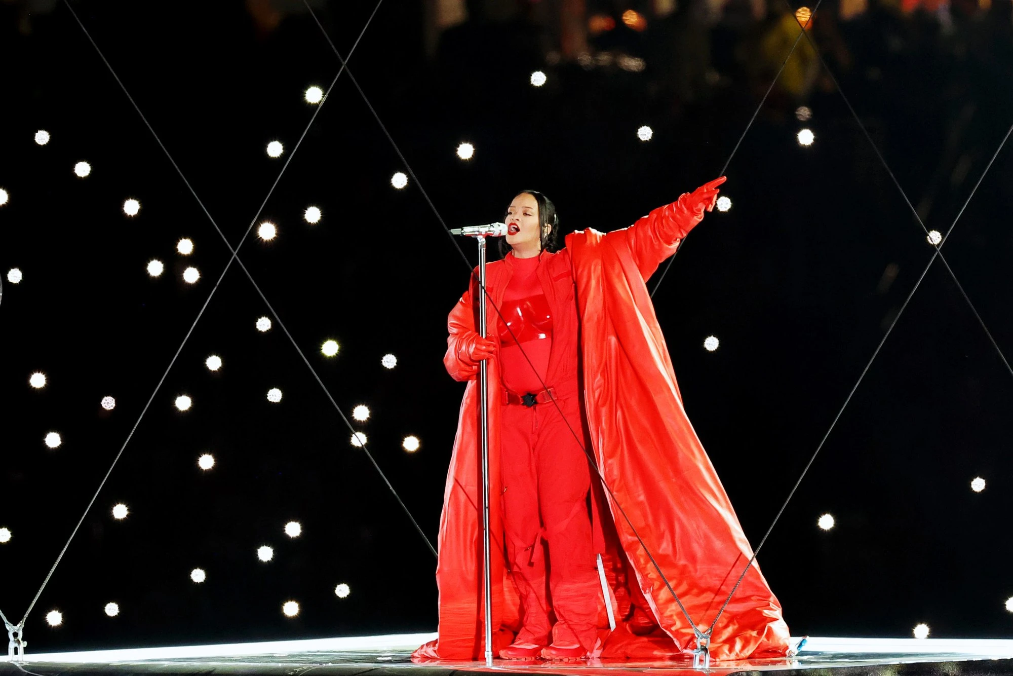 Taylor Swift bị Adele lật kèo, Super Bowl 2026 lộ bí mật sốc, fan cả hai căng? - Hình 5