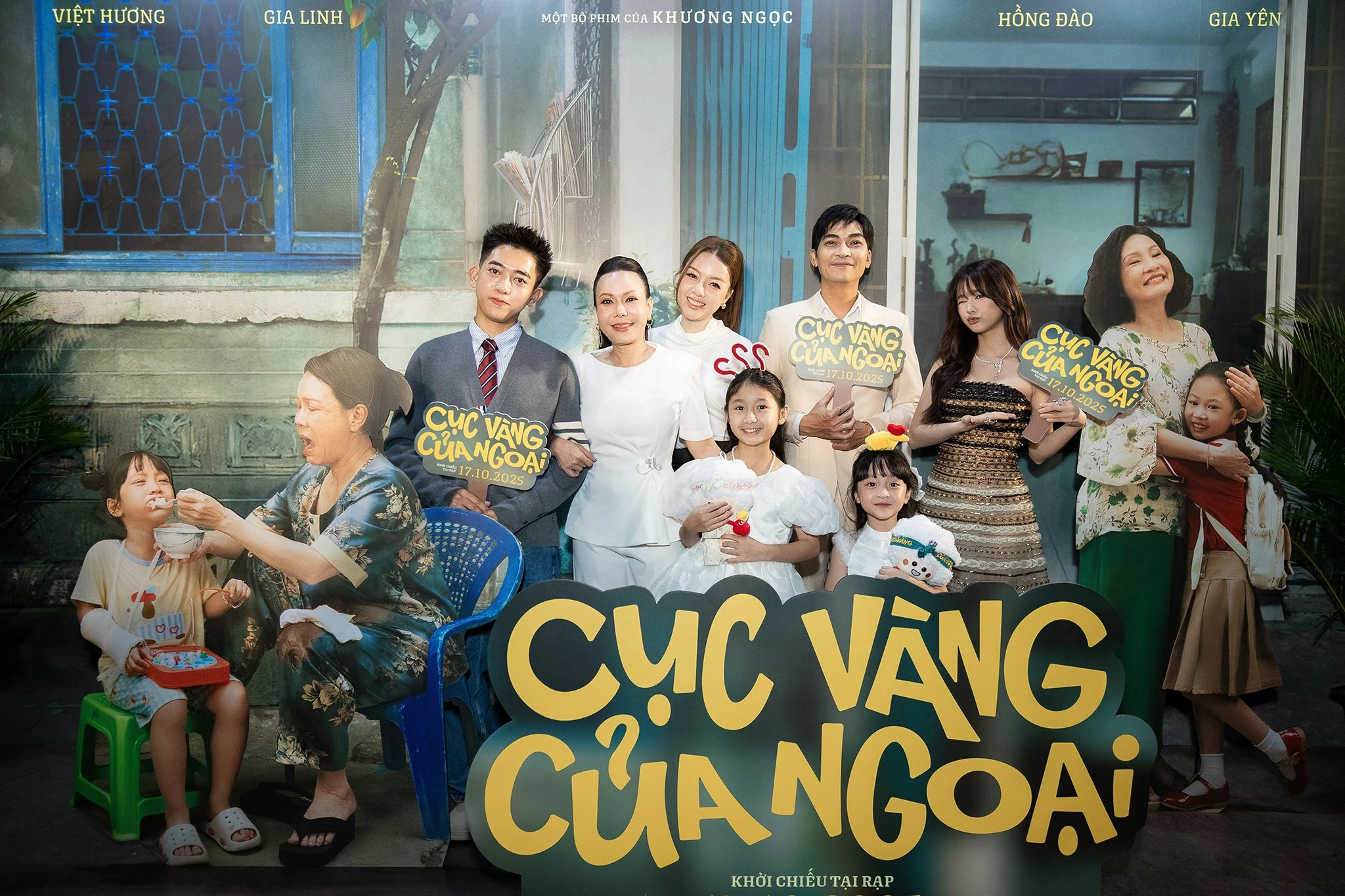 Đạo diễn Khương Ngọc: Cục vàng của ngoại là tấm gương phản chiếu qua các mùa từ mẹ qua con, từ bà qua cháu - Hình 3
