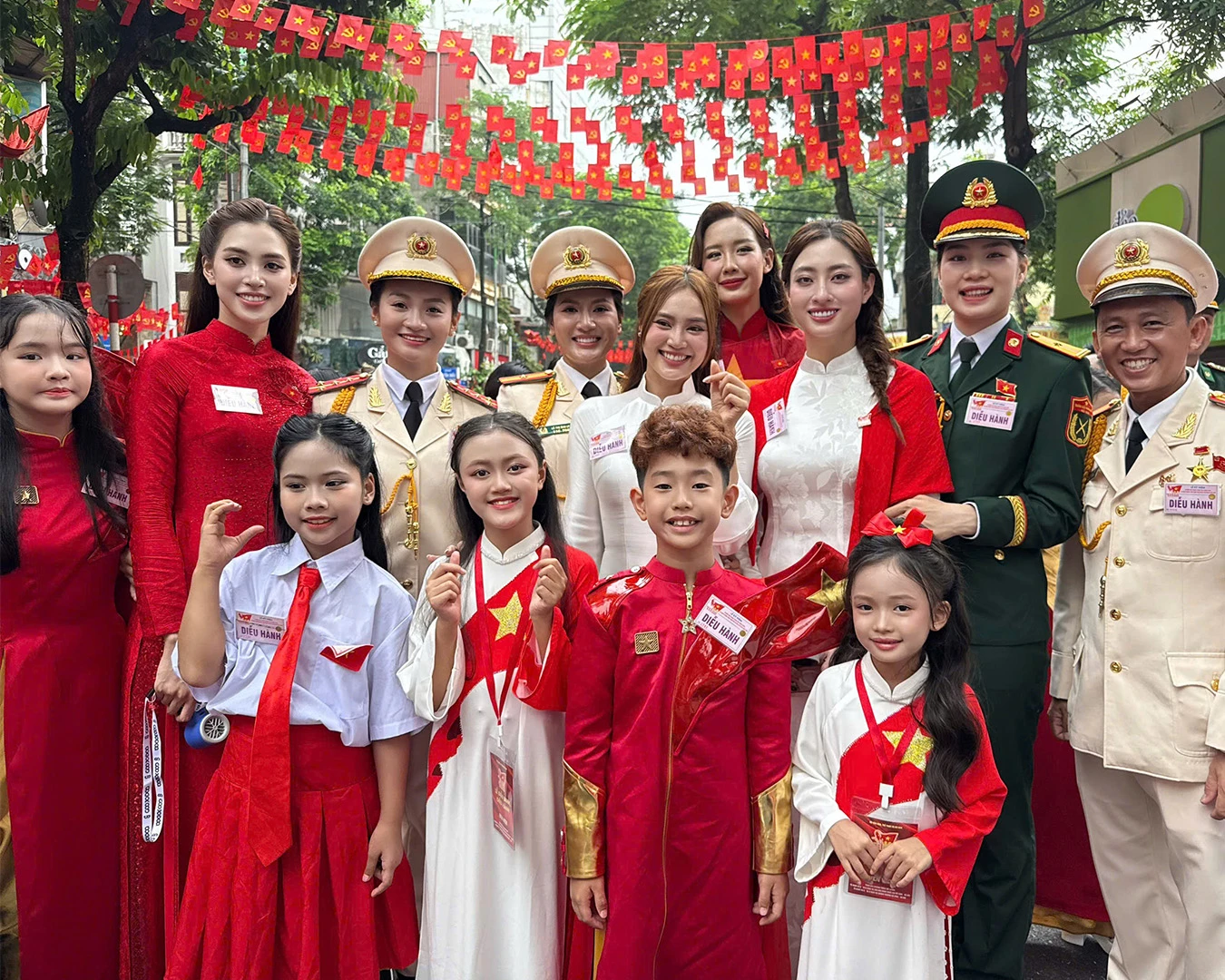 Lương Thuỳ Linh hát Còn gì đẹp hơn với tài tử phim Mưa Đỏ, netizen đẩy thuyền - Hình 7