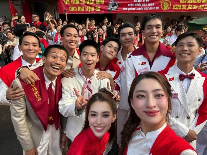 Lương Thuỳ Linh hát Còn gì đẹp hơn với tài tử phim Mưa Đỏ, netizen đẩy thuyền - Hình 3