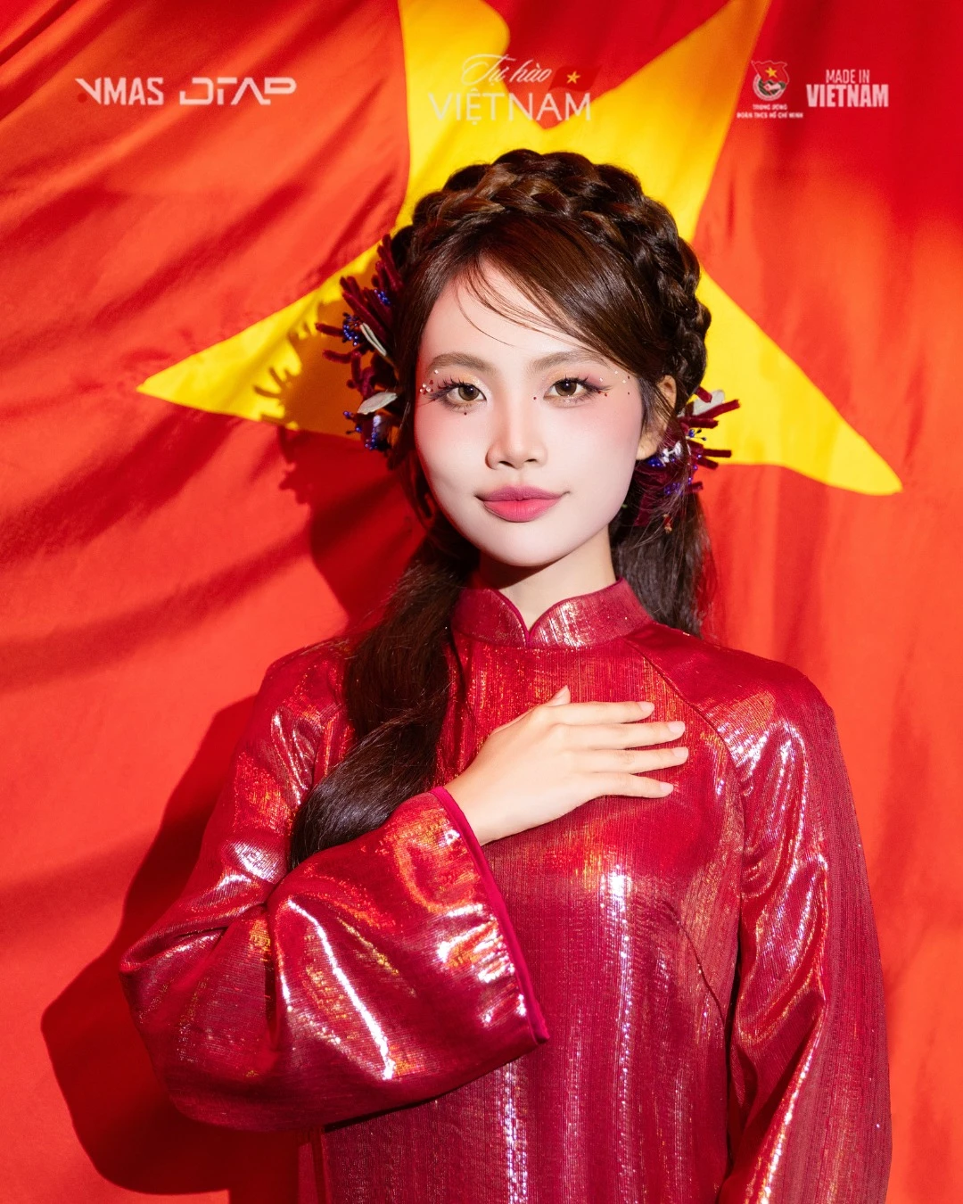 Nữ ca sĩ được diễn từ Đại lễ A50 đến A80: Đắt show bậc nhất thế hệ, cát-xê gây choáng làm CEO từ 20 tuổi - Hình 4