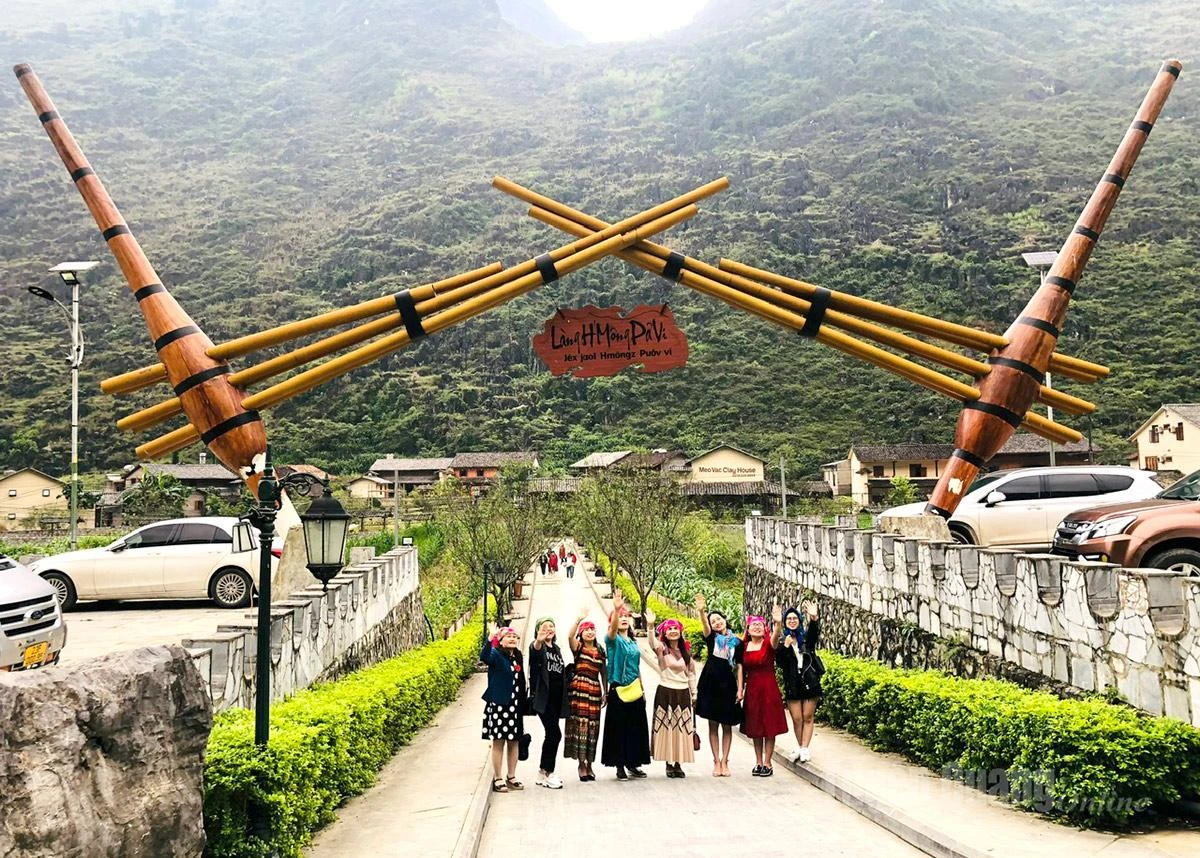 Pả Vi Hạ - Nơi bản sắc Mông thắp sáng giữa Cao nguyên đá Đồng Văn - Hình 1