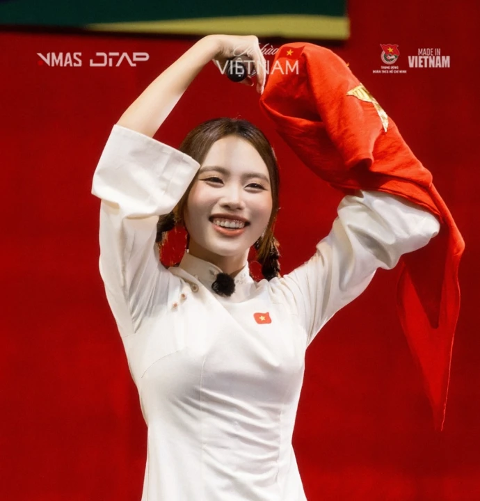 Phương Mỹ Chi flex cơ hội được hát ở Concert Quốc Gia, sĩ hết đời vì 2 sân khấu! - Hình 4