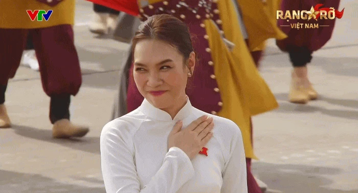 Ca sĩ từng bị chê nhạc tầm thường nay có ca khúc gây sốt Đại lễ 2/9, tỏa sáng ở sự kiện cấp quốc gia - Hình 1