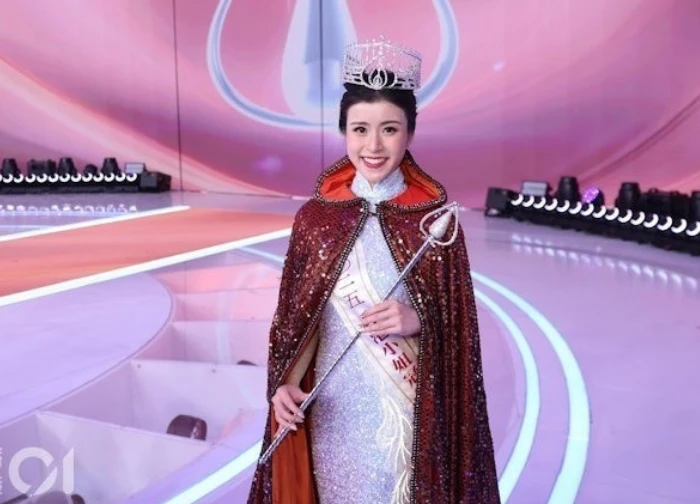 Đăng quang tranh cãi, nay Miss Hong Kong 2025 lại lộ ảnh lạ với bạn trai cũ - Hình 1