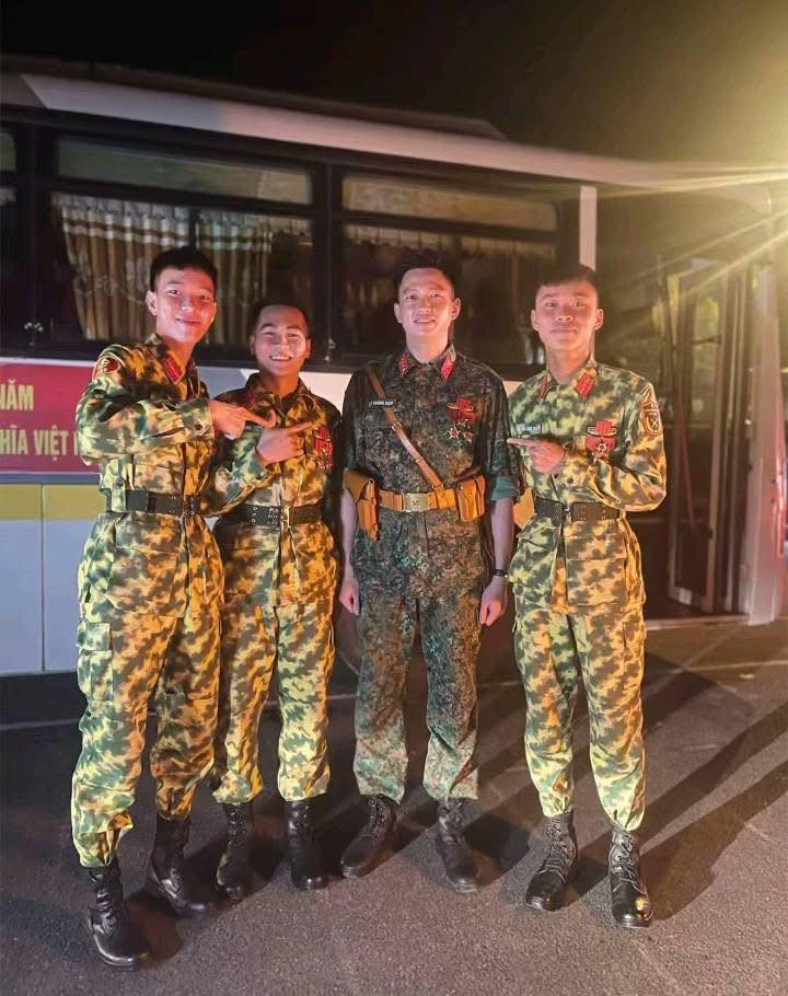 Lê Hoàng Hiệp rơi nước mắt thu hút 2 tỷ view, lộ loạt ảnh cực hiếm trước giờ G - Hình 7