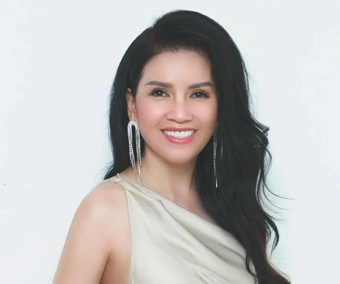 Lê Phương viếng lễ tang NSƯT Ngọc Trinh, nói một câu 24 chữ lộ con người thật! - Hình 4