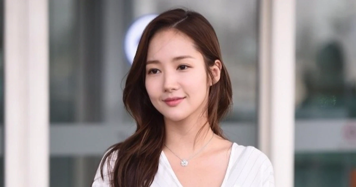 Park Min Young: lộ nhan sắc đóng băng, ngoại hình gầy gò fan hoang mang - Hình 4