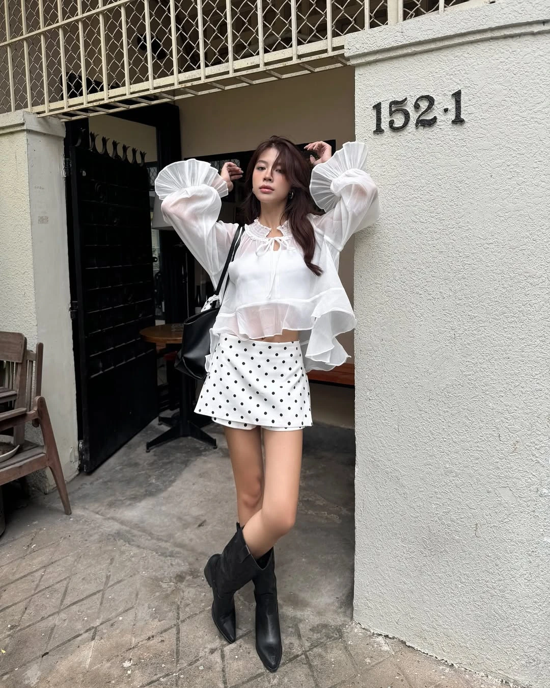 Trang phục chấm bi giúp nàng trở thành tâm điểm mọi ánh nhìn - Hình 5