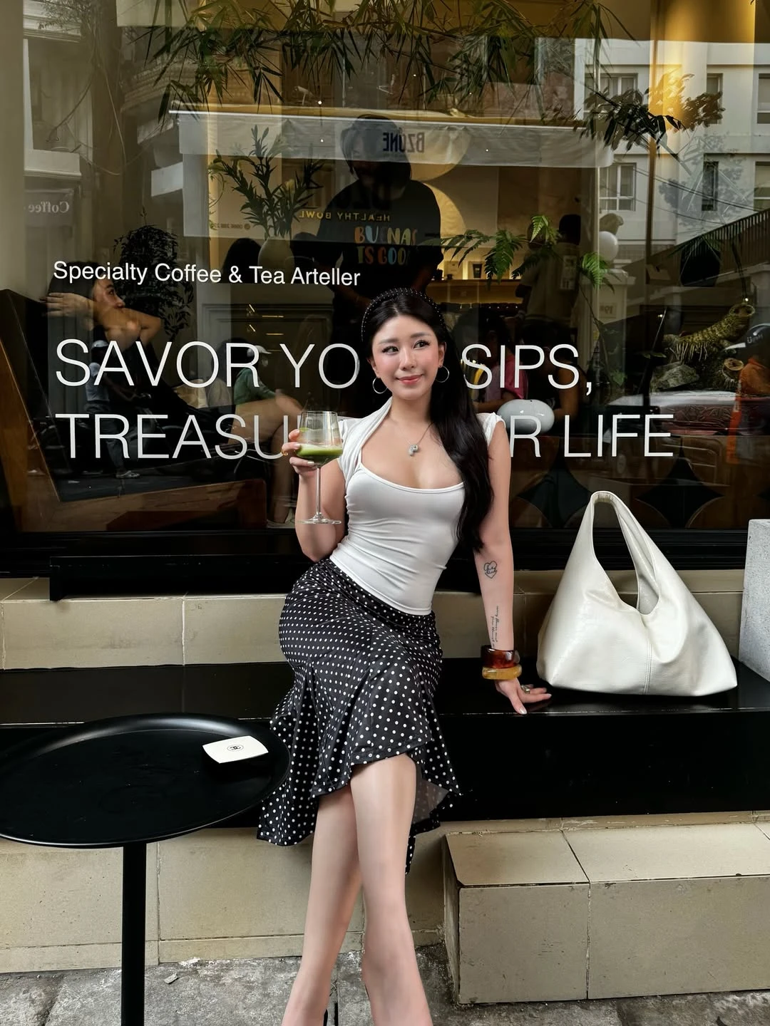 Trang phục chấm bi giúp nàng trở thành tâm điểm mọi ánh nhìn - Hình 6