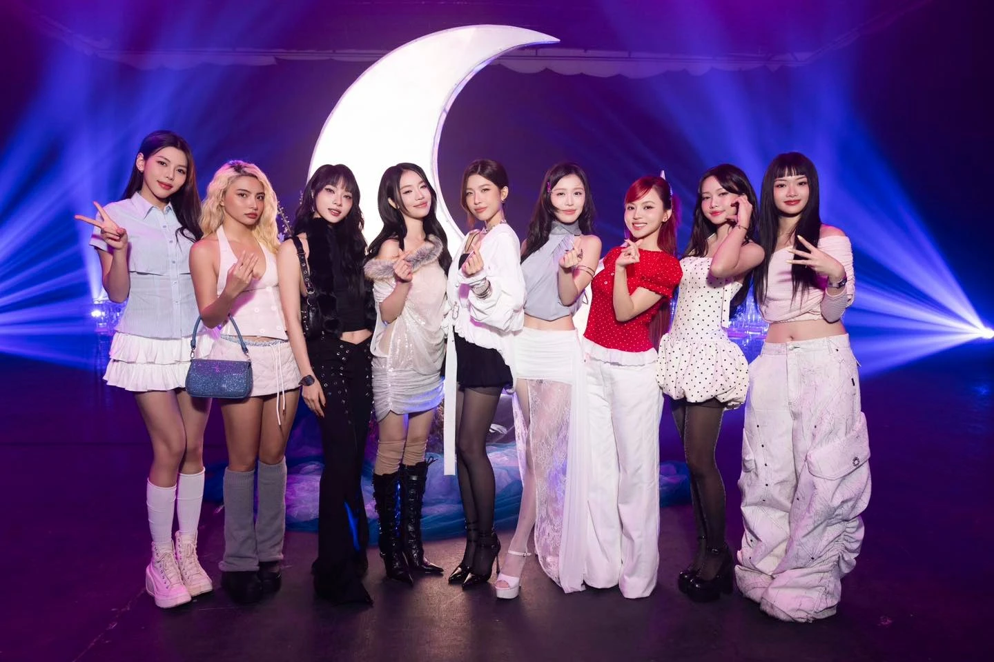 Lamoon ra album được EXSH hưởng ứng, Em Xinh nghi kể xấu Bích Phương thái độ? - Hình 1
