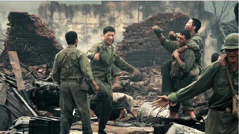 Mưa Đỏ soán ngôi Trấn Thành giành thứ hạng bất ngờ, Lý Hải cũng sắp bay màu? - Hình 3