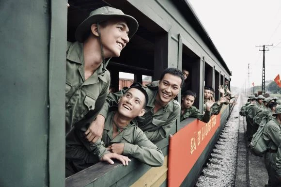 Mưa Đỏ soán ngôi Trấn Thành giành thứ hạng bất ngờ, Lý Hải cũng sắp bay màu? - Hình 5