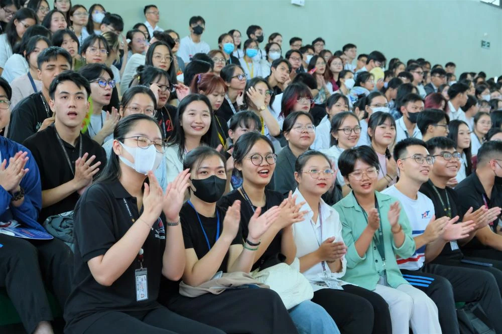 Những học sinh, sinh viên được miễn học phí năm 2025 theo quy định của Nhà nước - Hình 4