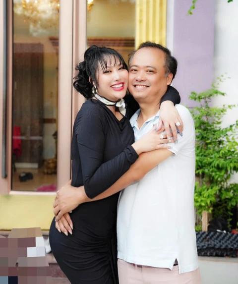 Phi Thanh Vân vừa lên chức Phó Viện trưởng: U50 có bồ giàu cưng chiều hết mực - Hình 8