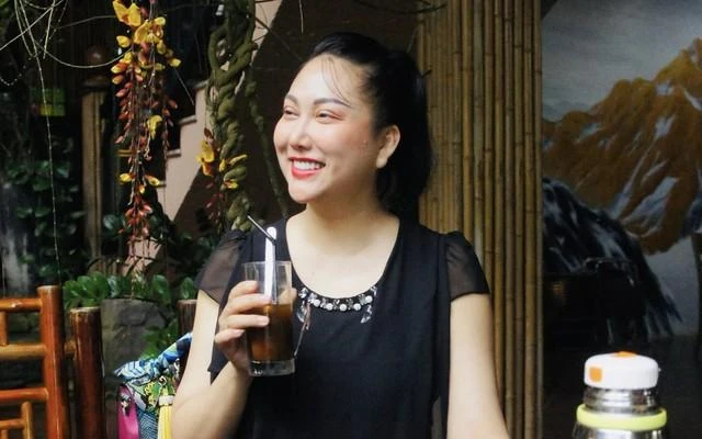 Phi Thanh Vân vừa lên chức Phó Viện trưởng: U50 có bồ giàu cưng chiều hết mực - Hình 3