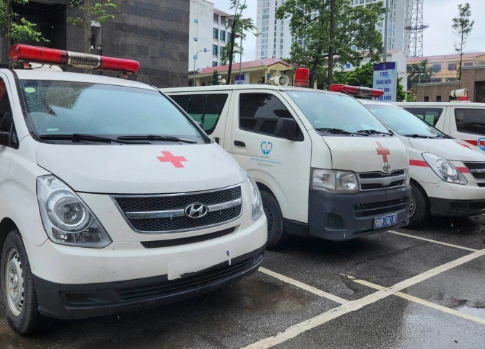 Vụ thu phí 21 triệu/cuốc xe cấp cứu: Dư luận phẫn nộ, 3 nhân viên lĩnh hậu quả - Hình 1