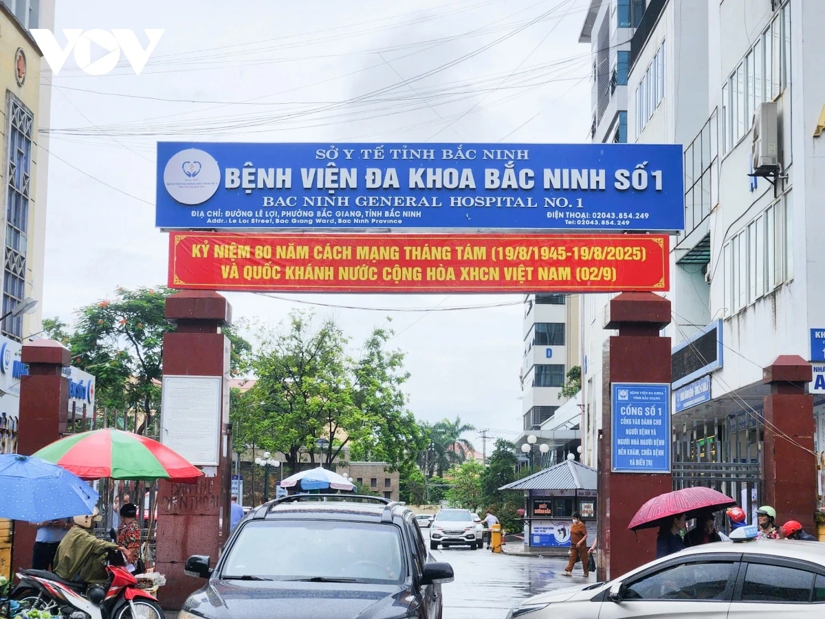 Vụ thu phí 21 triệu/cuốc xe cấp cứu: Dư luận phẫn nộ, 3 nhân viên lĩnh hậu quả - Hình 2