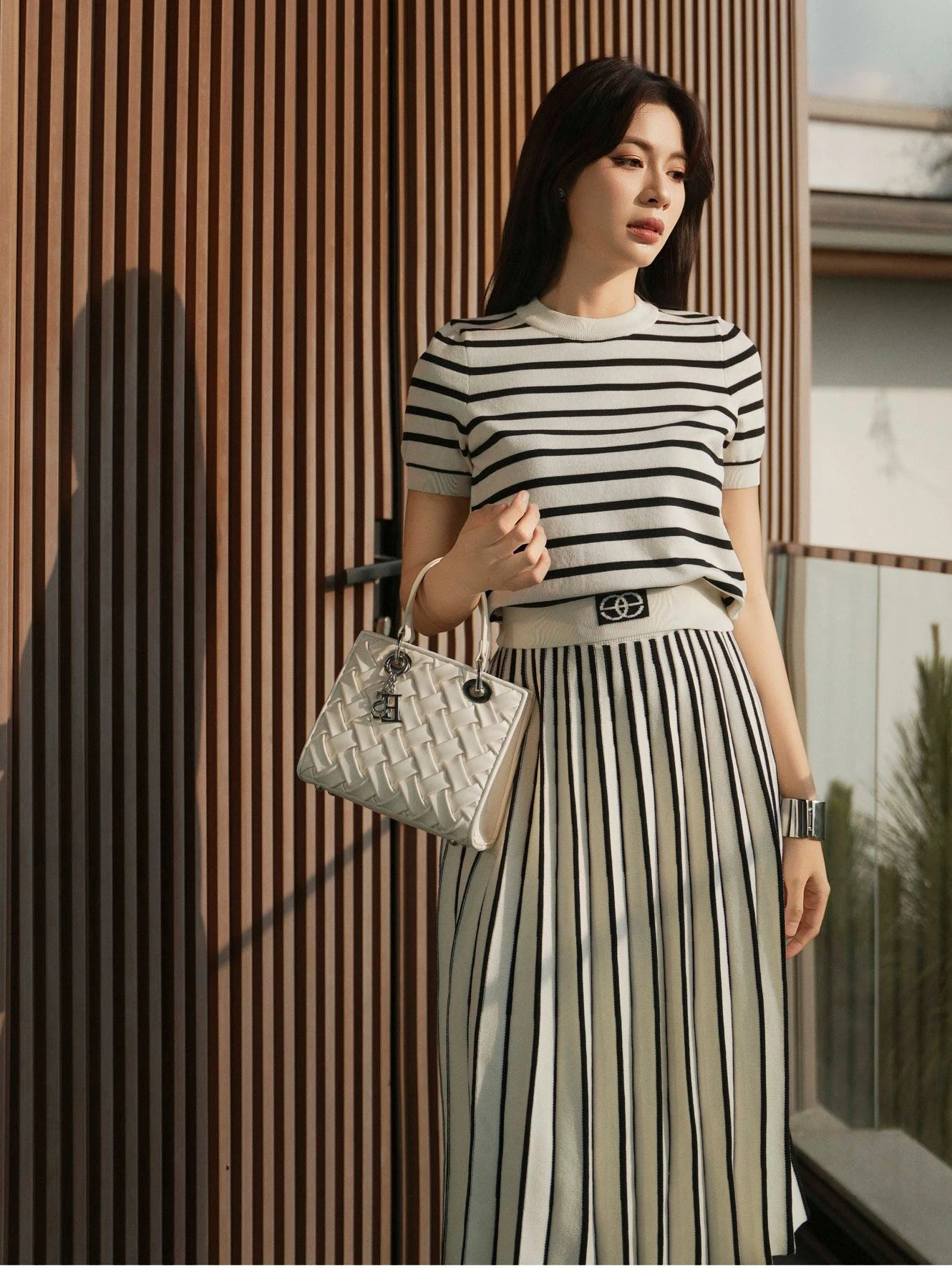 Xu hướng áo polo dệt kim khuấy đảo phong cách đường phố mùa này - Hình 6