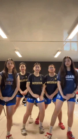 Ái nữ MC Quyền Linh khoe chân dài, dáng xinh, diện đồ bóng rổ rộng thùng thình vẫn xinh bất chấp - Hình 2