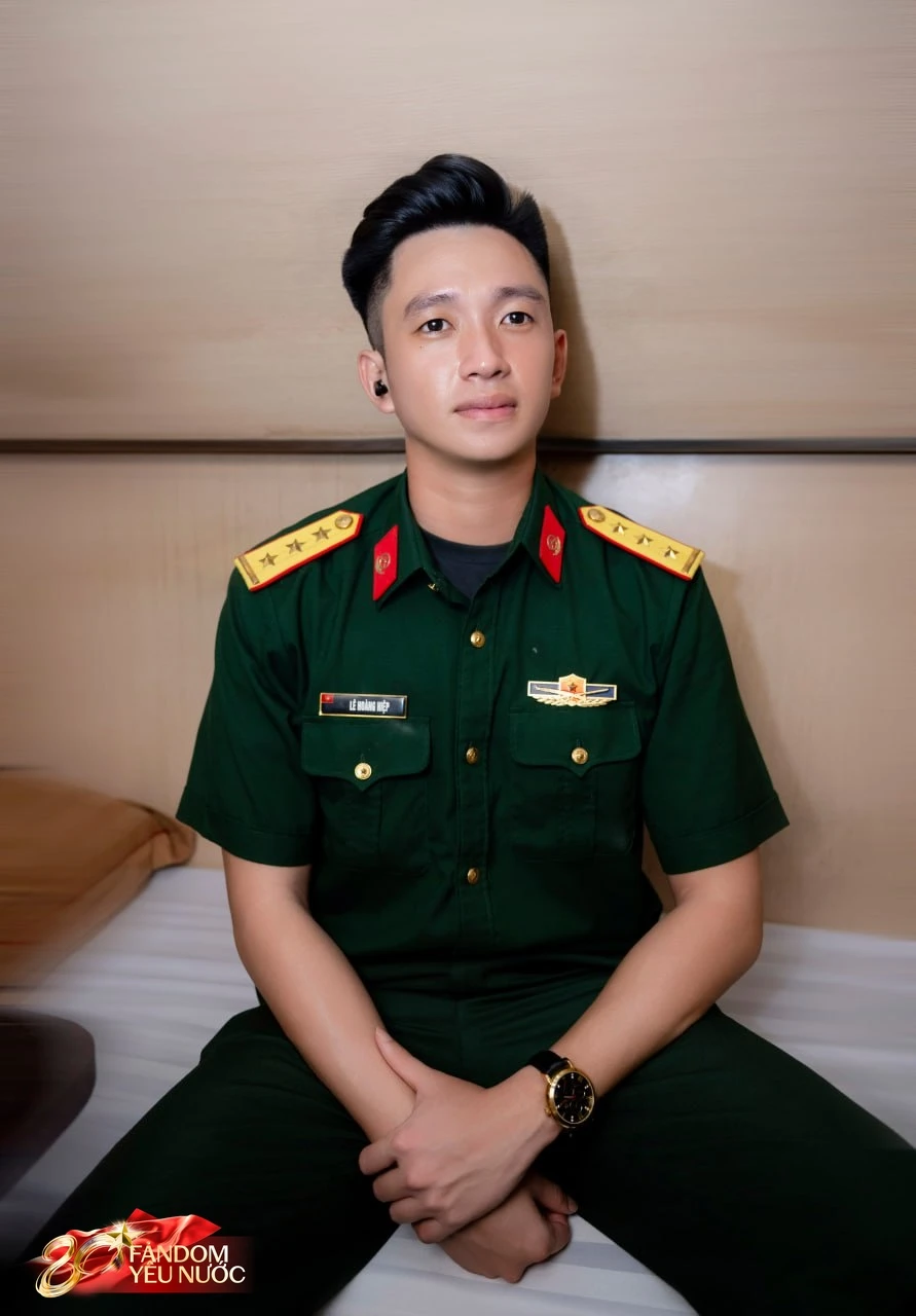 Lê Hoàng Hiệp để lộ da tay chân trắng phát sáng, fan nữ chất vấn xin bí kíp - Hình 4