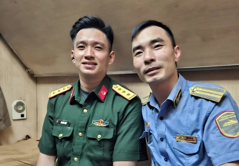 Lê Hoàng Hiệp sánh đôi cạnh gái xinh, làm 1 hành động tinh tế khiến fan gục ngã - Hình 4
