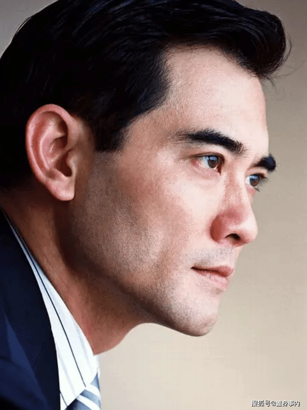 Showbiz có 1 mỹ nam được 2 nữ thần sắc đẹp yêu say đắm cũng chẳng màng, bỏ về quê nuôi vịt chăn ngan - Hình 5