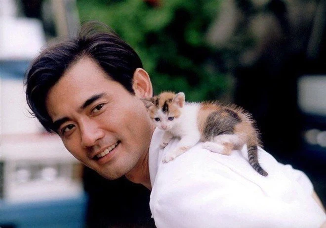 Showbiz có 1 mỹ nam được 2 nữ thần sắc đẹp yêu say đắm cũng chẳng màng, bỏ về quê nuôi vịt chăn ngan - Hình 10