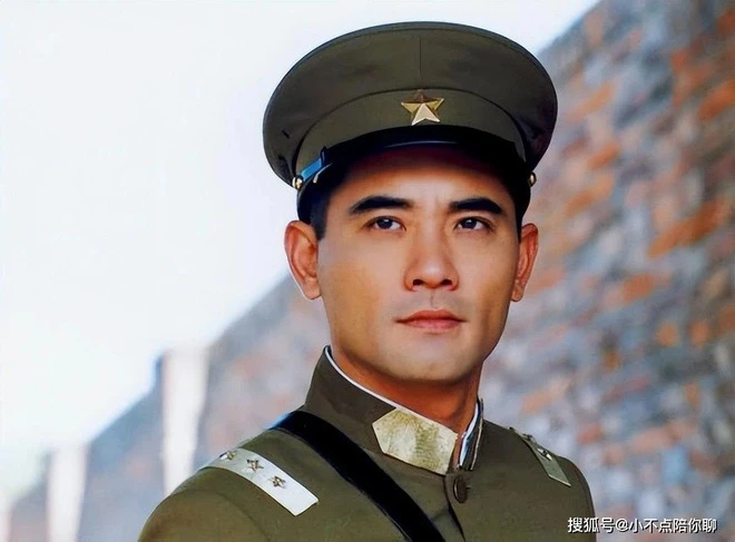 Showbiz có 1 mỹ nam được 2 nữ thần sắc đẹp yêu say đắm cũng chẳng màng, bỏ về quê nuôi vịt chăn ngan - Hình 3