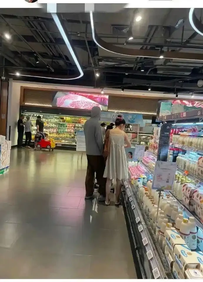 Cặp đ&ocirc;i xuất hiện c&ugrave;ng nhau ở ch&acirc;u &Acirc;u