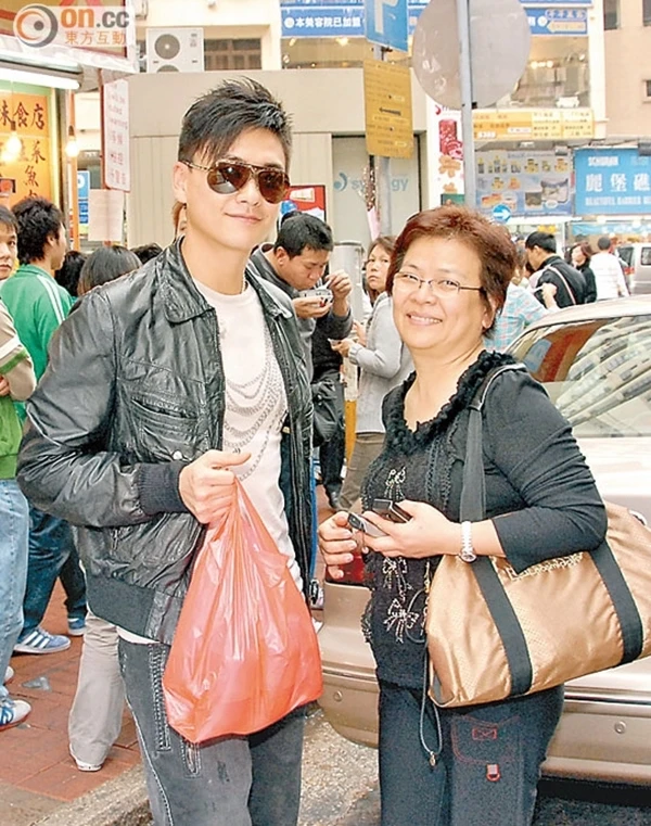 Huỳnh Tông Trạch thú nhận 21 mối tình tan vỡ, mẹ đặt tiêu chuẩn con dâu gây sốc - Hình 4