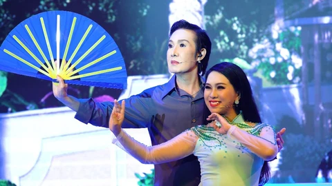 Hồng Phượng chăm chỉ tập luyện, muốn nối gót Vũ Linh, hát hồ quảng liền bị chê - Hình 1