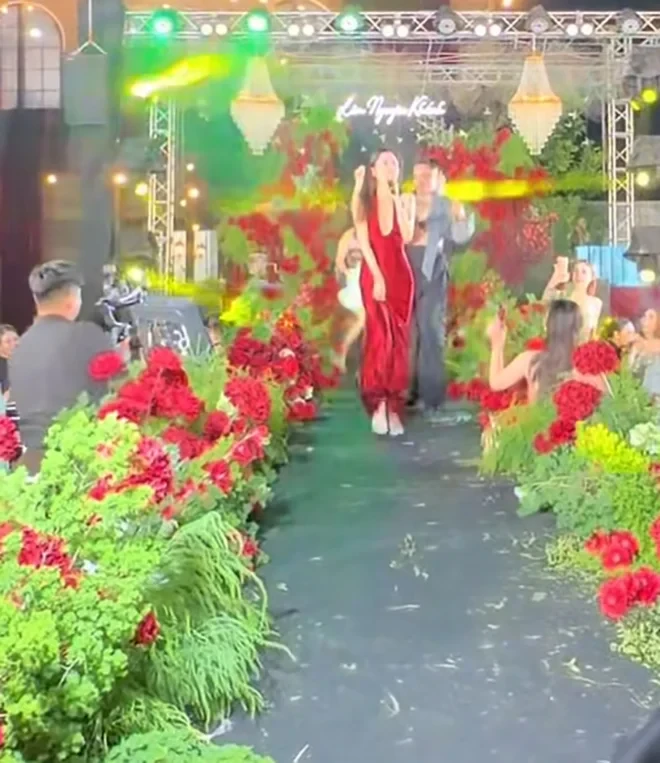 Nam Em tái diễn màn cưỡi ngựa, khán giả thất vọng vì lạm dụng chiêu trò? - Hình 2