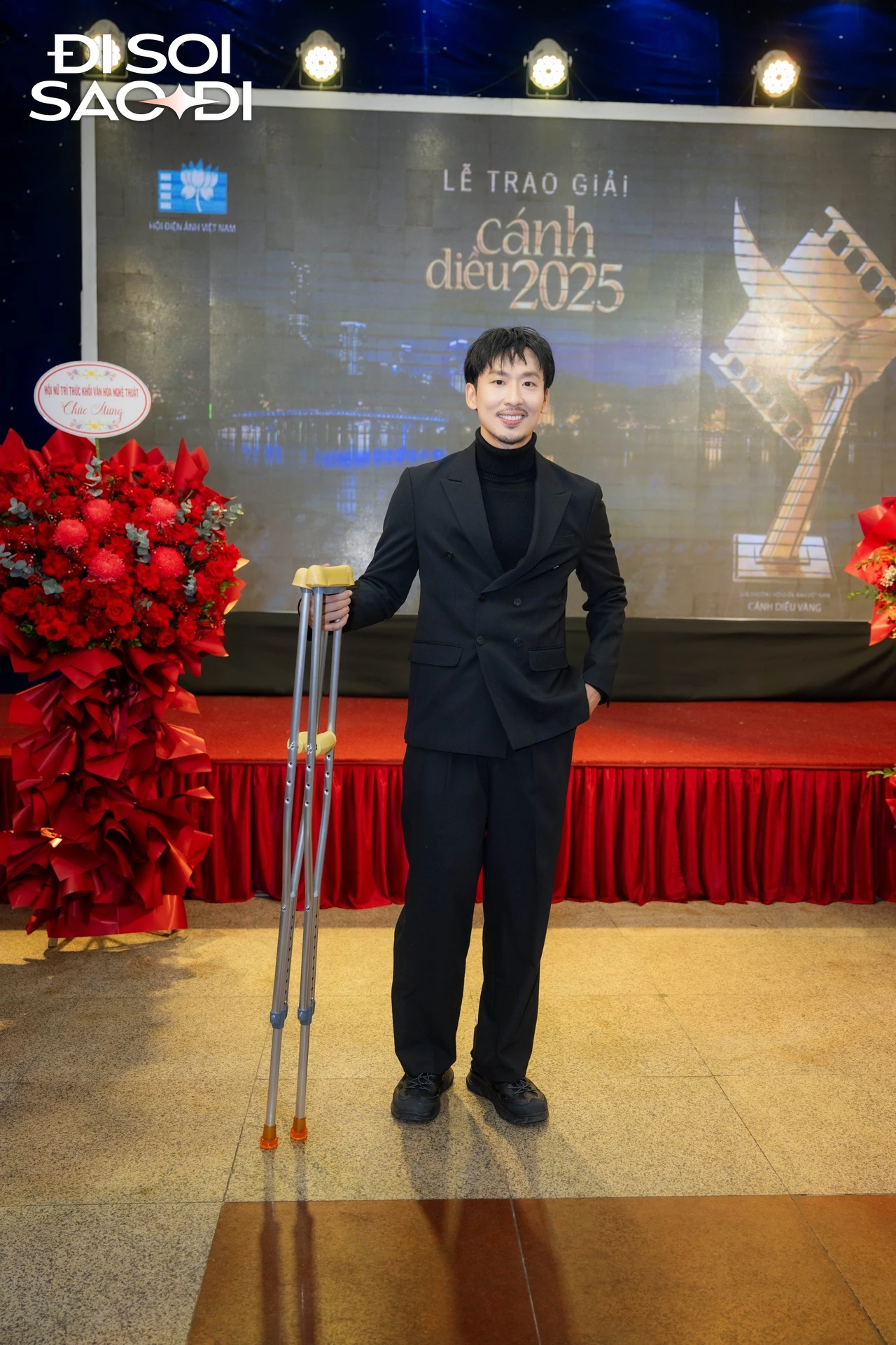 Trang phục lịch l&atilde;m của Tuấn Trần tại C&aacute;nh Diều 2025