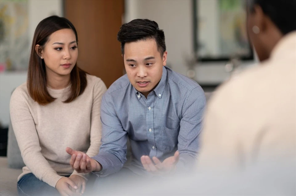 Không hiểu sao chồng tôi chê của cho là của nợ mỗi khi bố mẹ chồng cho nhà cửa, cho tiền - Hình 1