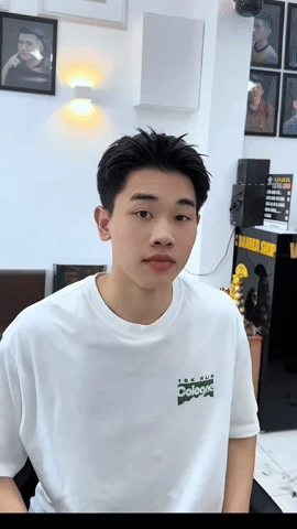 Sốc visual Đình Bắc ở tiệm cắt tóc, đá bóng hay lại điển trai vô địch thế này! - Hình 2