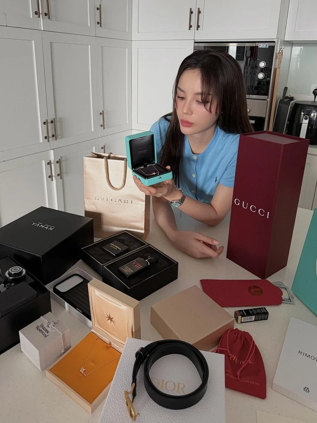 Thi&ecirc;n &Acirc;n chi chục triệu chỉ để dỗ Kỳ Duy&ecirc;n? - H&igrave;nh 3