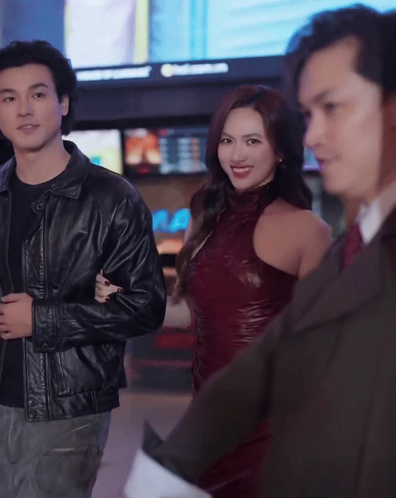 Phương Anh Đào điên thật rồi! - Hình 2