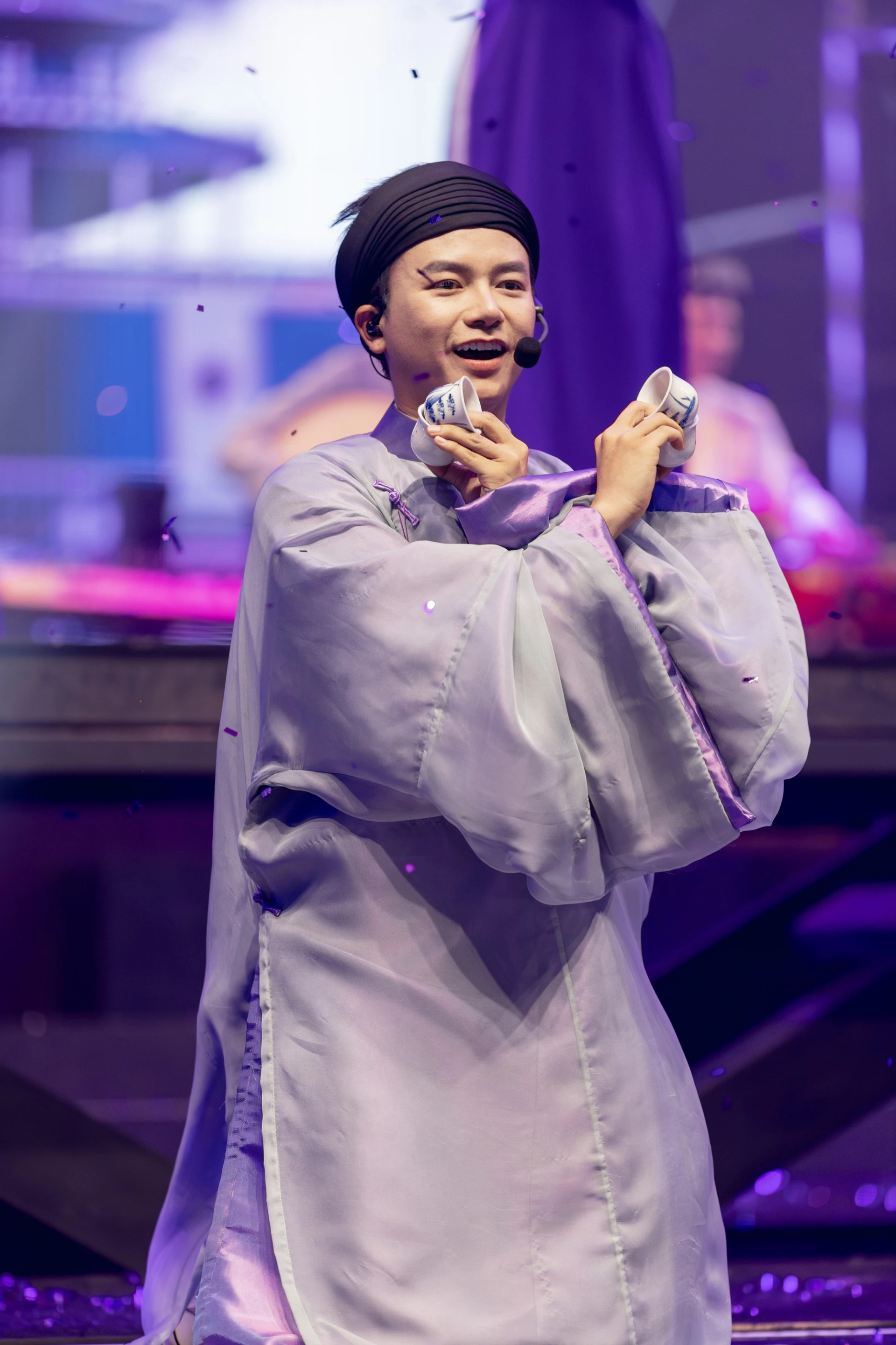 B&ugrave;i C&ocirc;ng Nam &ndash; Nhạc sĩ đắt show nhất hiện nay