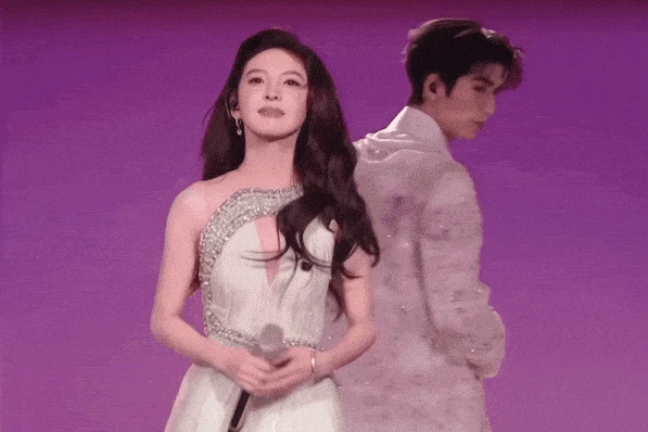 Cặp đôi khuấy đảo đêm Giao thừa 2026 - Hình 1