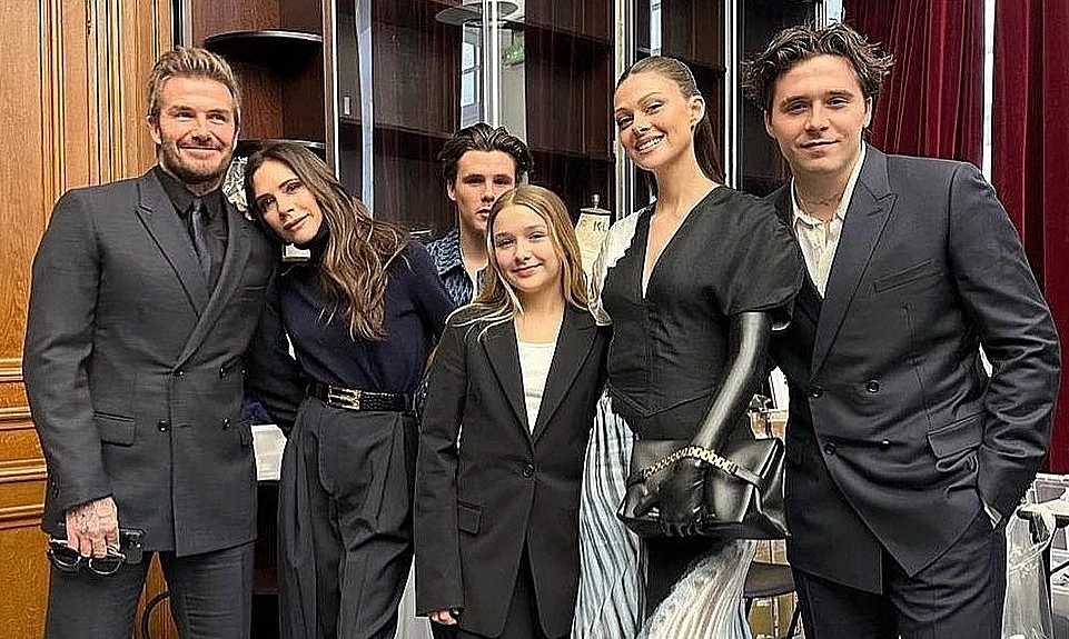 Brooklyn Beckham lên tiếng dứt khoát gia đình, hé lộ gia đình kiểm soát gây sốc - Hình 7