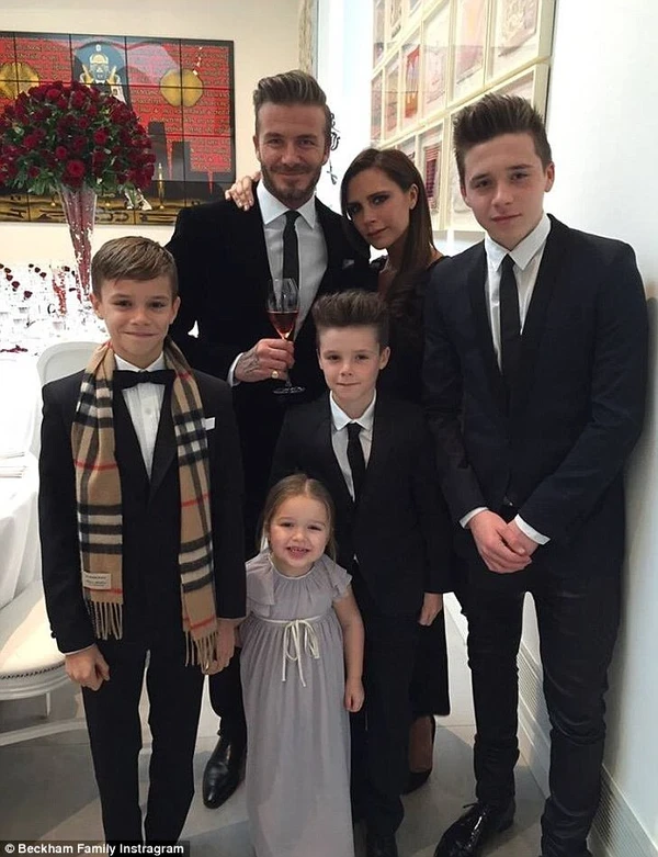 Brooklyn Beckham lên tiếng dứt khoát gia đình, hé lộ gia đình kiểm soát gây sốc - Hình 5
