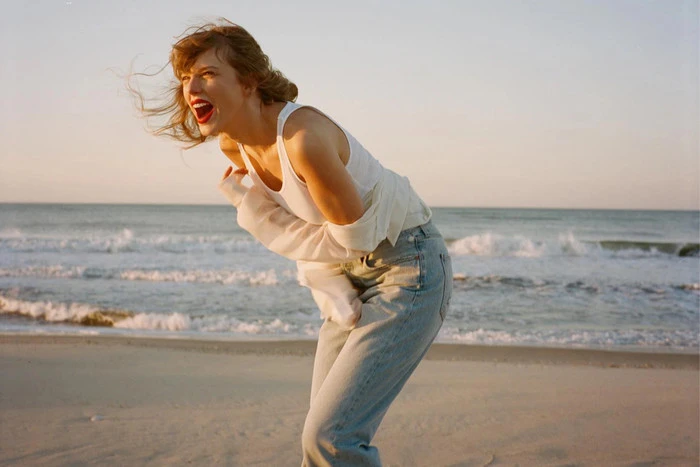 Taylor Swift lập kỷ lục chưa từng có - Hình 2