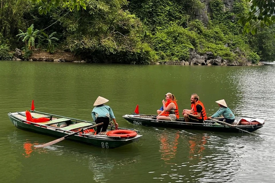 Khách Ấn Độ kể 9 ngày du lịch cùng người lạ tại Việt Nam - Hình 1