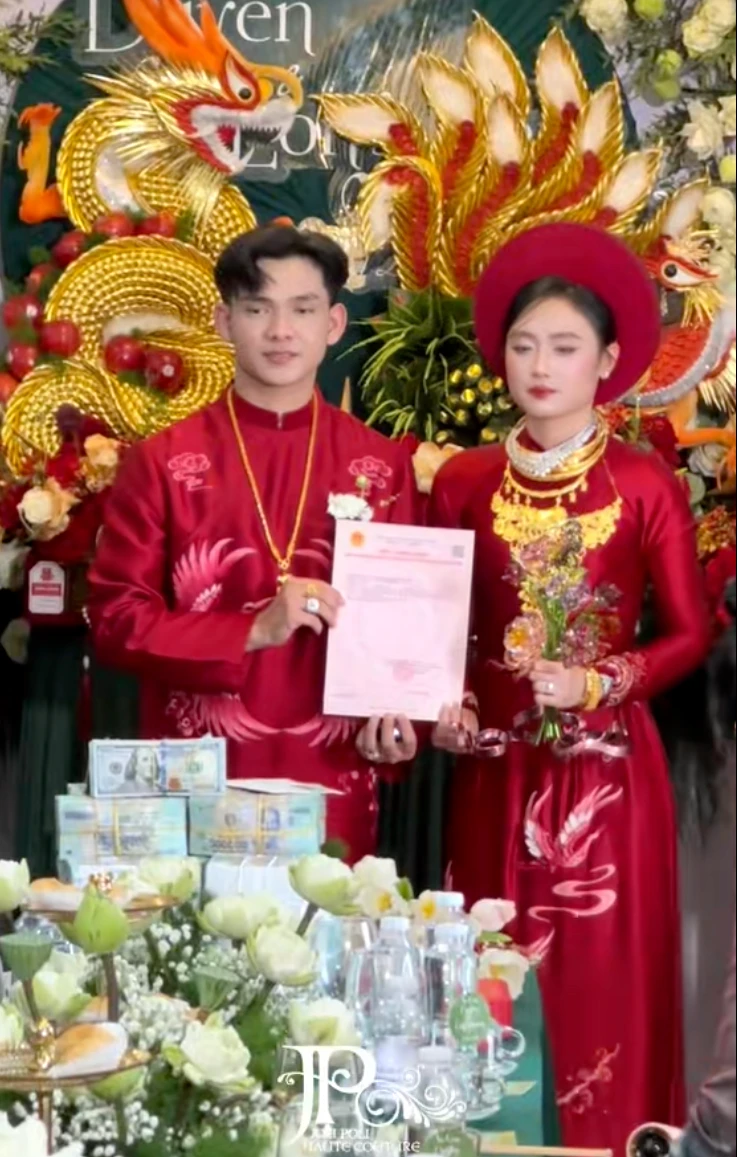 Cô dâu Tây Ninh lấy chồng Campuchia: Hoa cưới 300 triệu, bố chồng cho 1 tỷ tiền váy áo nhưng giá trị nhất là câu chốt hạ - Hình 12