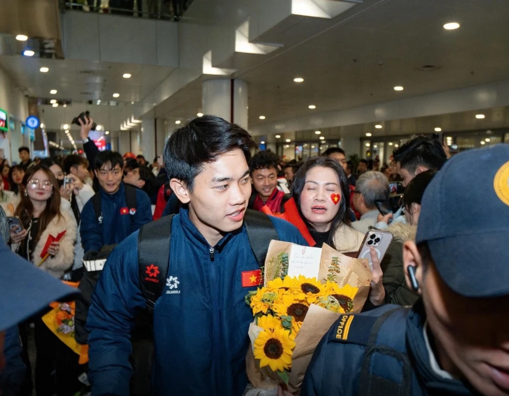 Đình Bắc giành Vua phá lưới, bị đội tuyển Nhật lôi kéo, phản ứng quê nhà mới! - Hình 1