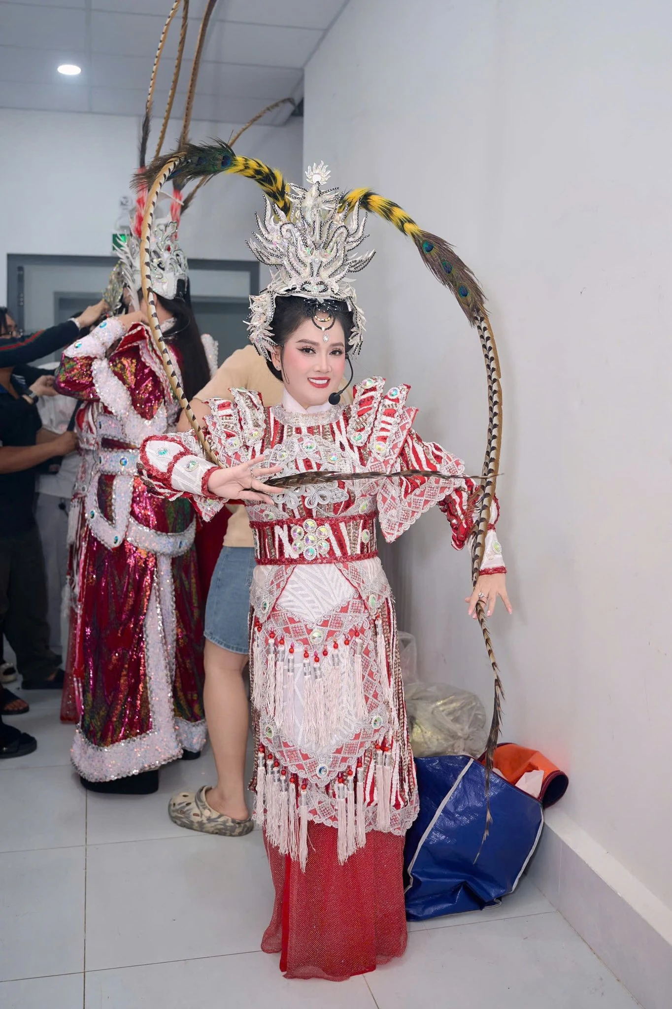 Ái nữ Vũ Linh được gọi là nghệ sĩ, một ca sĩ giấu mặt lên tiếng cực gắt - Hình 5