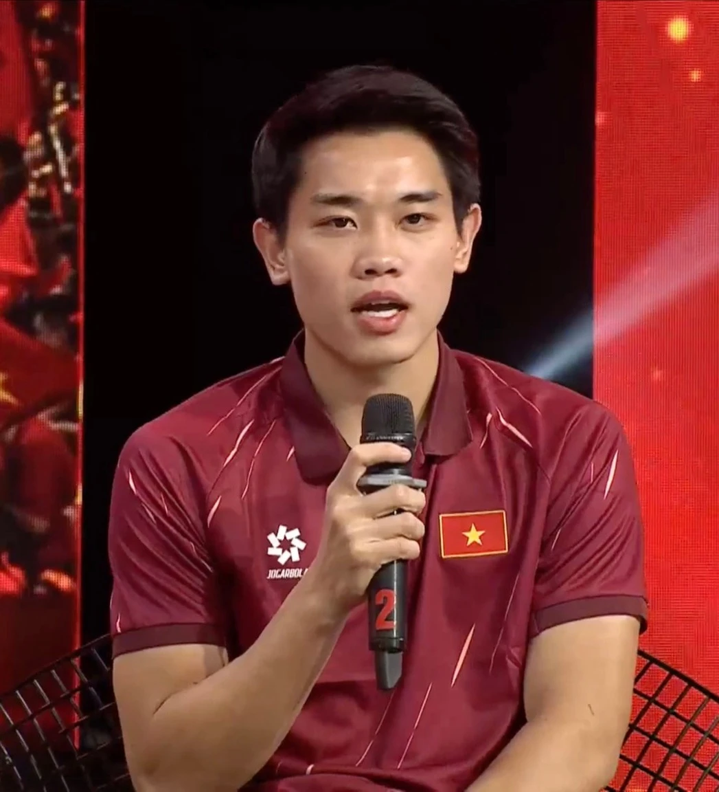 Đình Bắc quá khéo khi bị hỏi gài về Cẩm Ly, bị nói gia trưởng nhà gái lo lắng - Hình 1