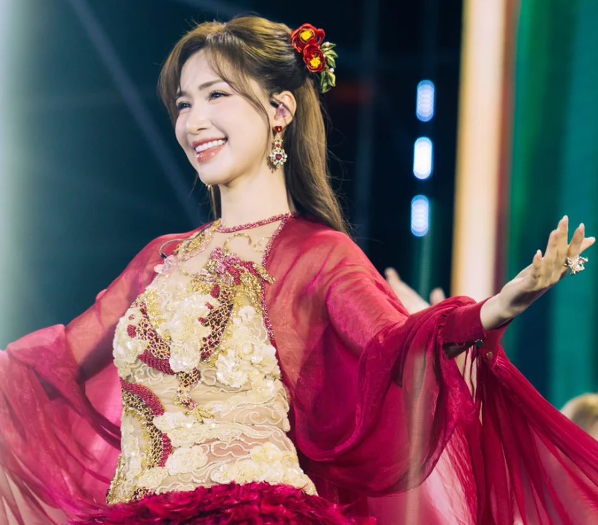 Hòa Minzy lộ giọng hát live thảm họa, CĐM nghi thực lực, sự thật ngỡ ngàng! - Hình 4